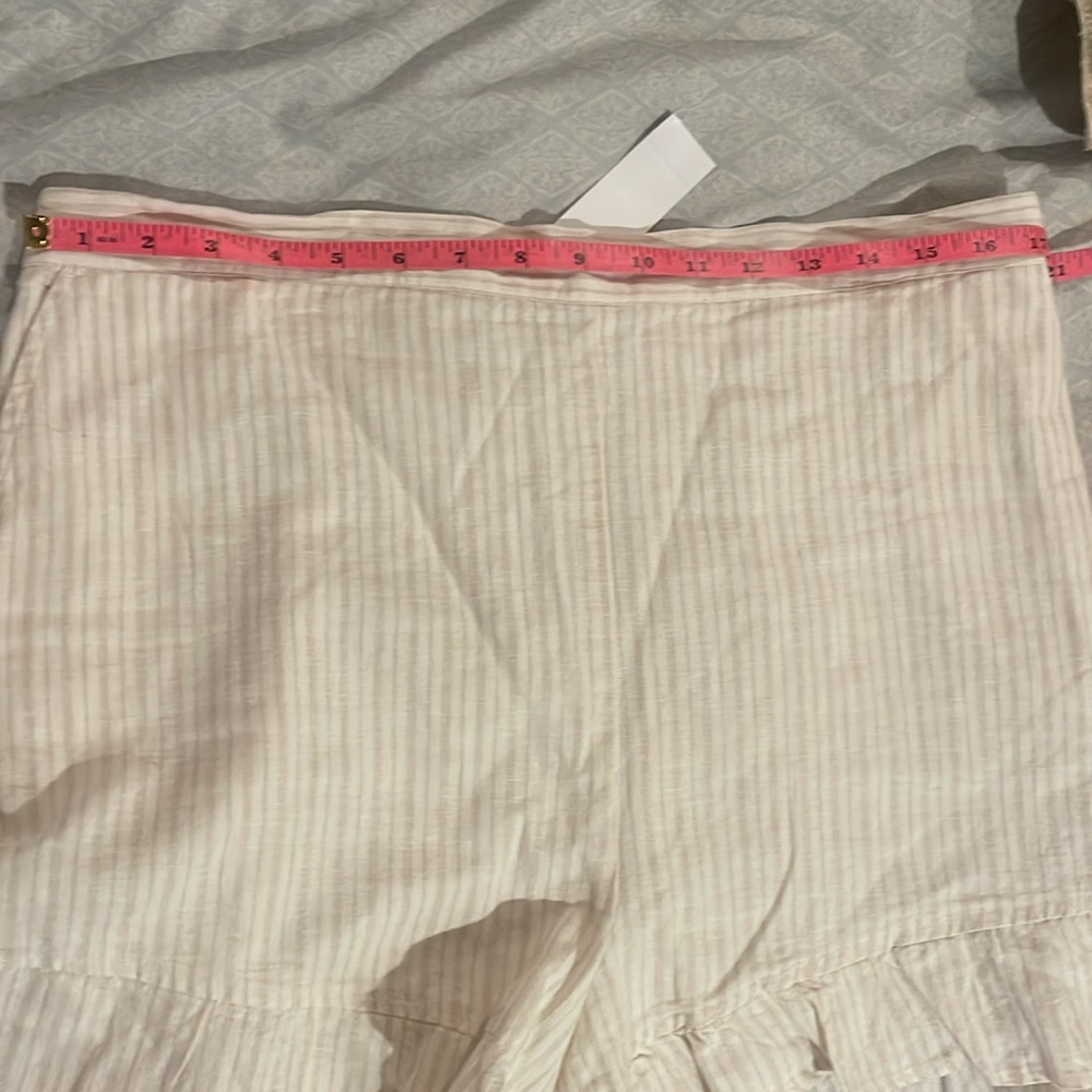 Loft Ruffle Shorts NWT - Picture 4 of 7